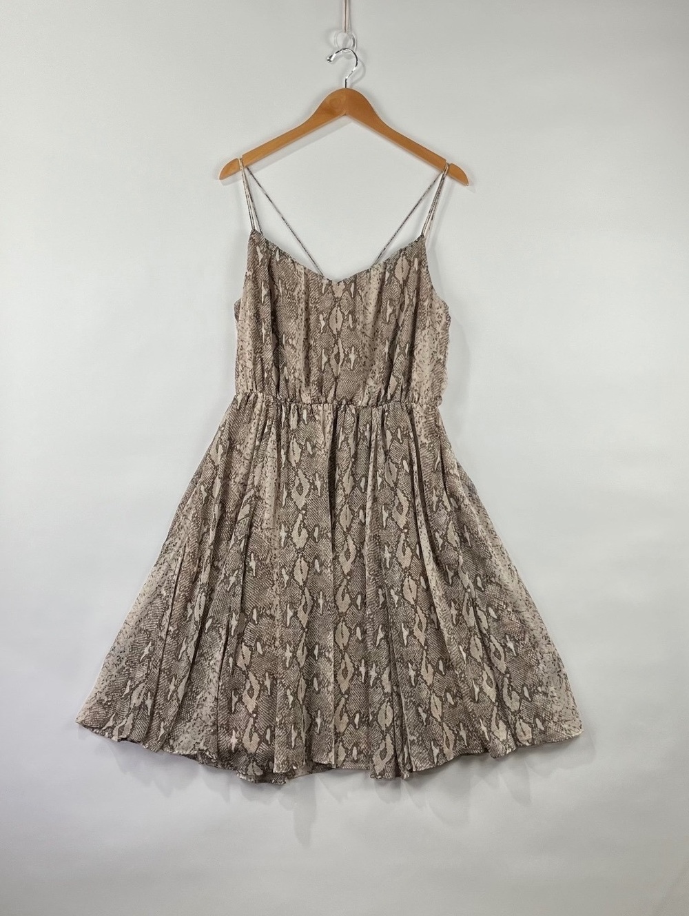Banana Republic NWOT Flowy Fit & Flare Dress Pockets Crisscross Back Lightweight
